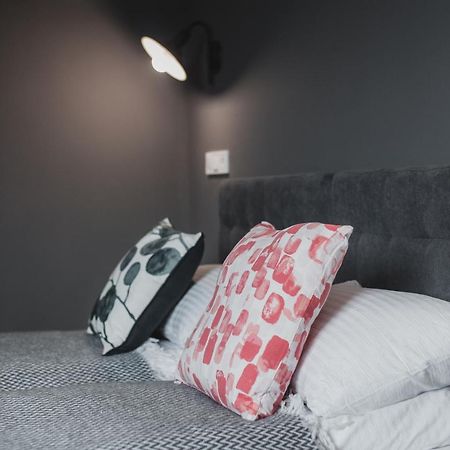 Kostjukowski Apartments Mudroho 12 V Lviv Bagian luar foto