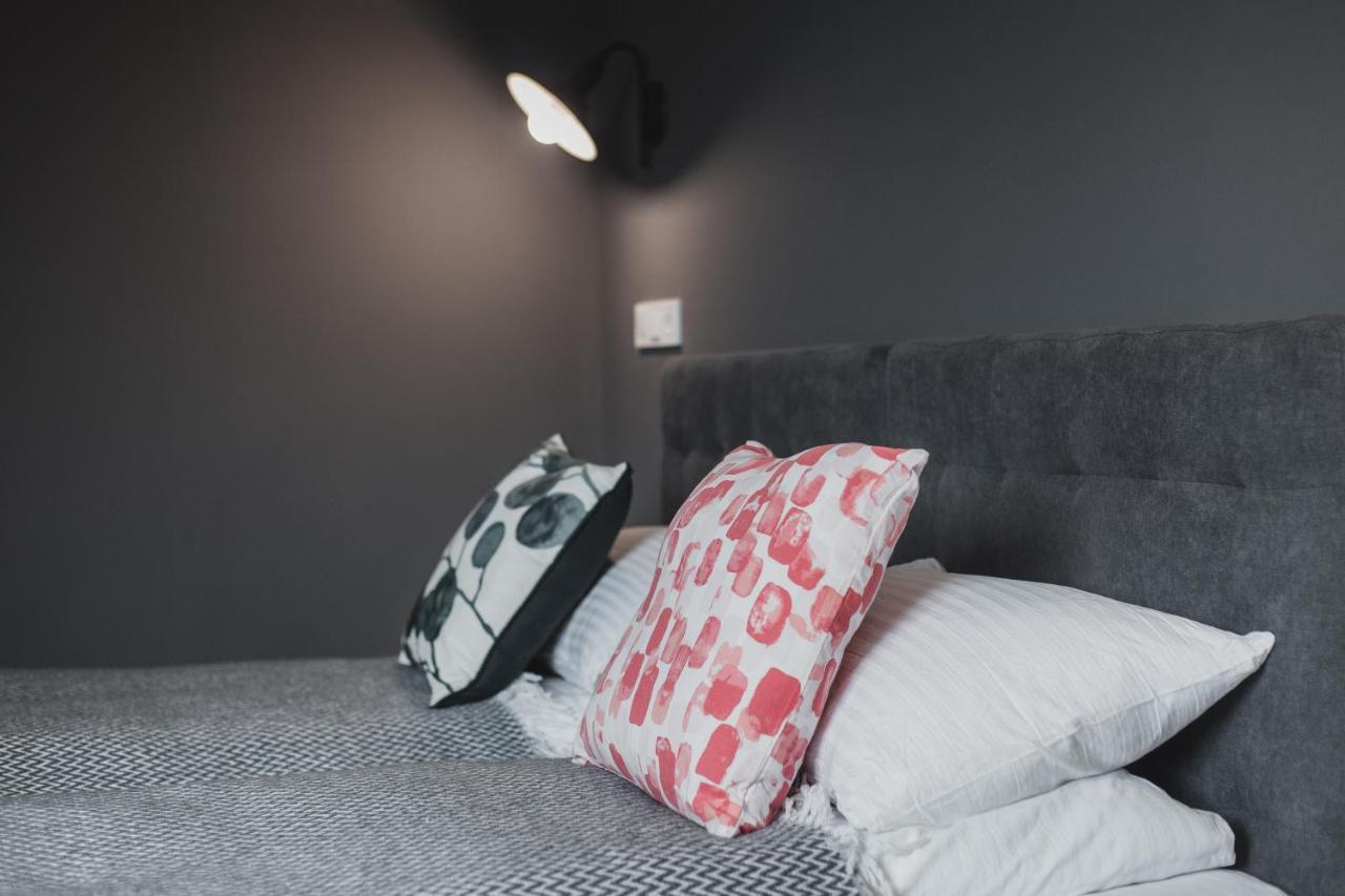 Kostjukowski Apartments Mudroho 12 V Lviv Bagian luar foto