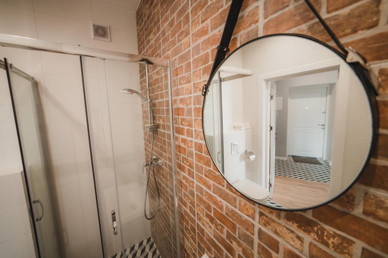 Kostjukowski Apartments Mudroho 12 V Lviv Bagian luar foto