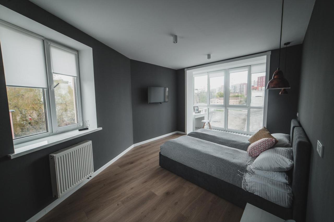 Kostjukowski Apartments Mudroho 12 V Lviv Bagian luar foto